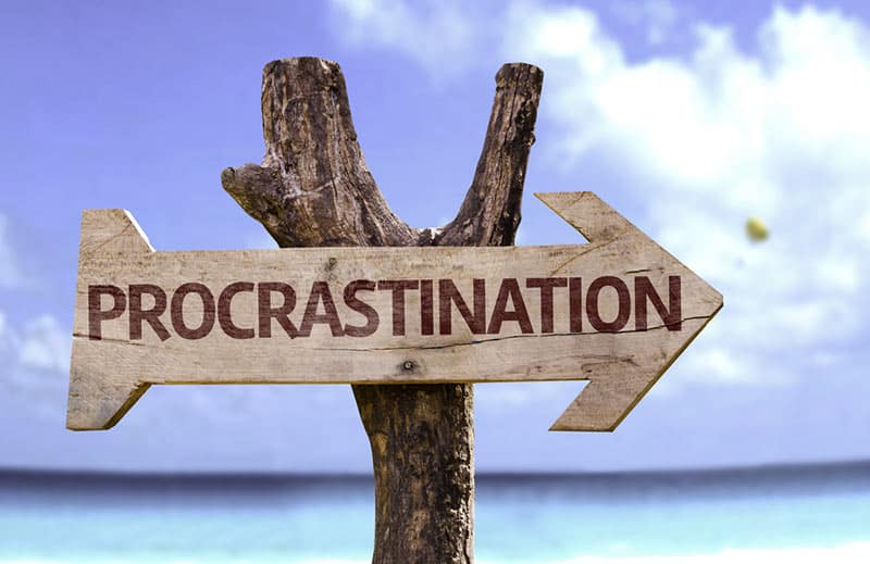 Je procrastine, tu procrastines, il procrastine, nous procrastinons …