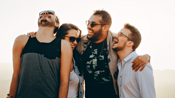 Comment créer des émotions positives entre amis