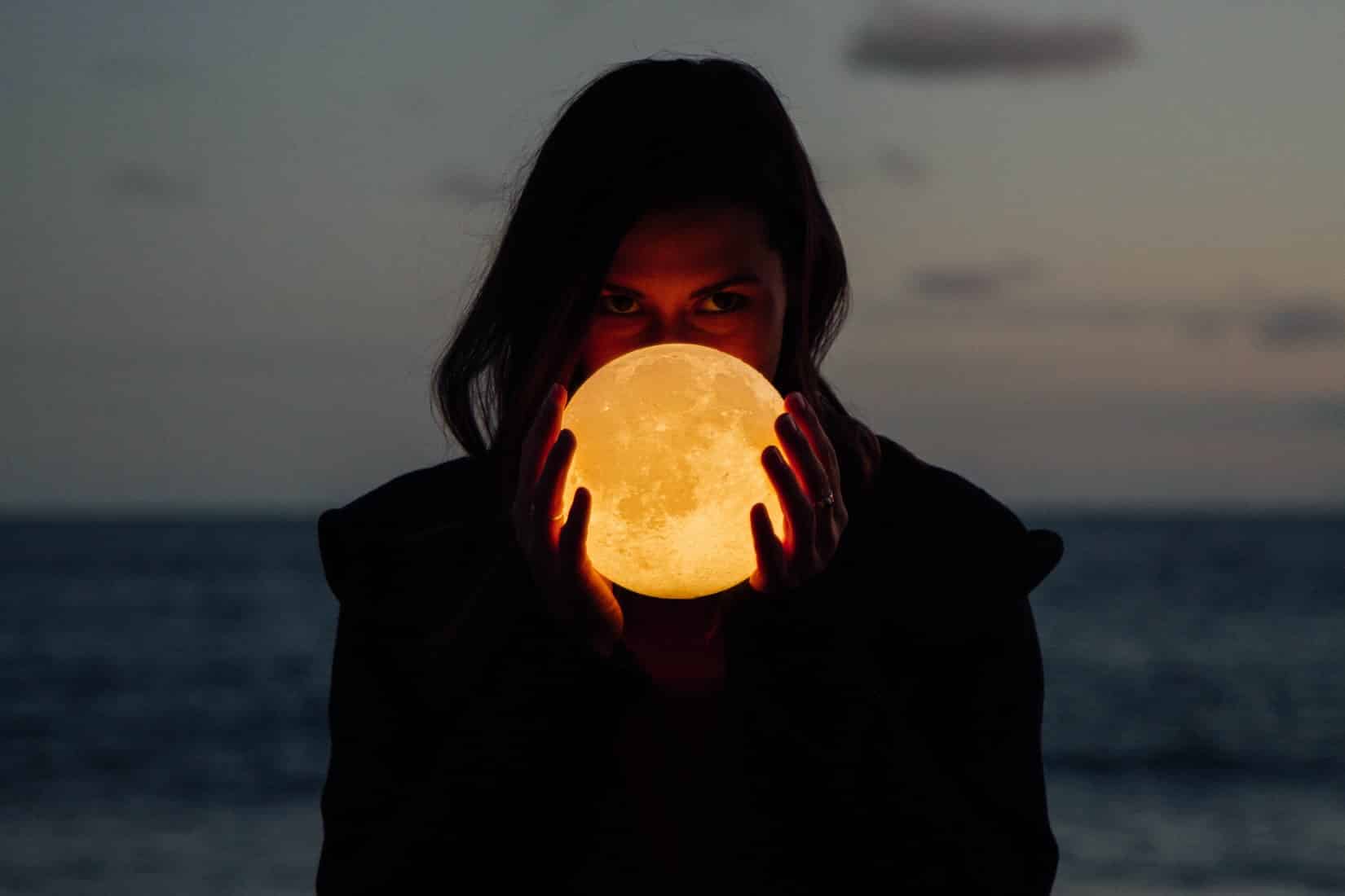 La lune a-t-elle un pouvoir d'influence sur les humains ?