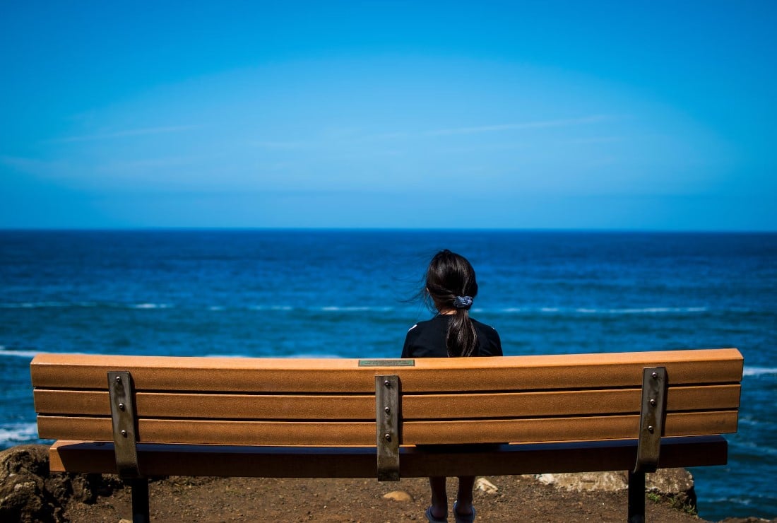 Abandonner l’idée d’être en couple et se convaincre d’être heureux célibataire, vraiment ?